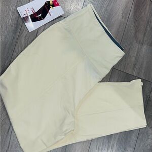 Women with Control Cream Leggings